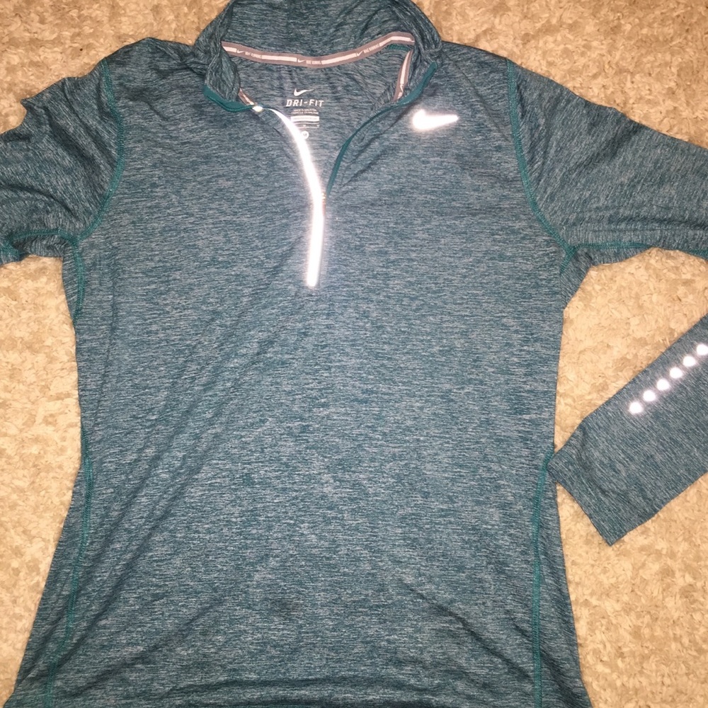 women’s nike running pullover